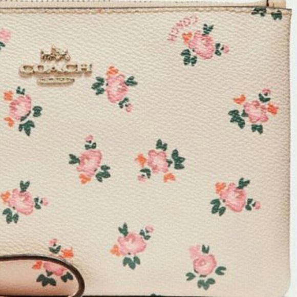 🌷COACH FLORAL BLOOM WRISTLET🌷🌷 - Picture 3 of 7